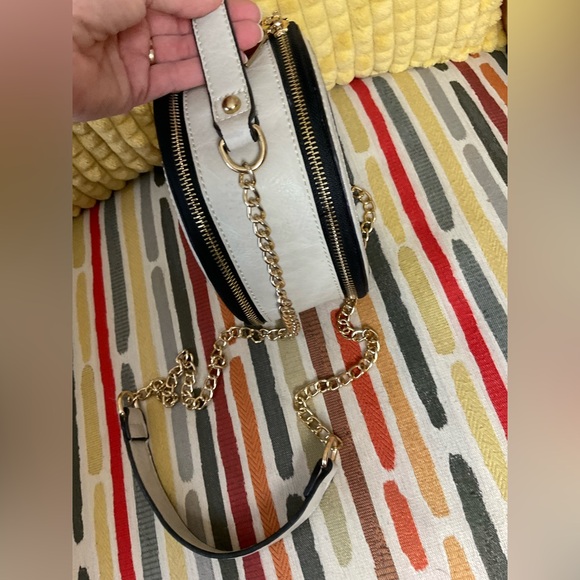 Elegant White & Cream Round Crossbody Bag. NWOT - Picture 7 of 9